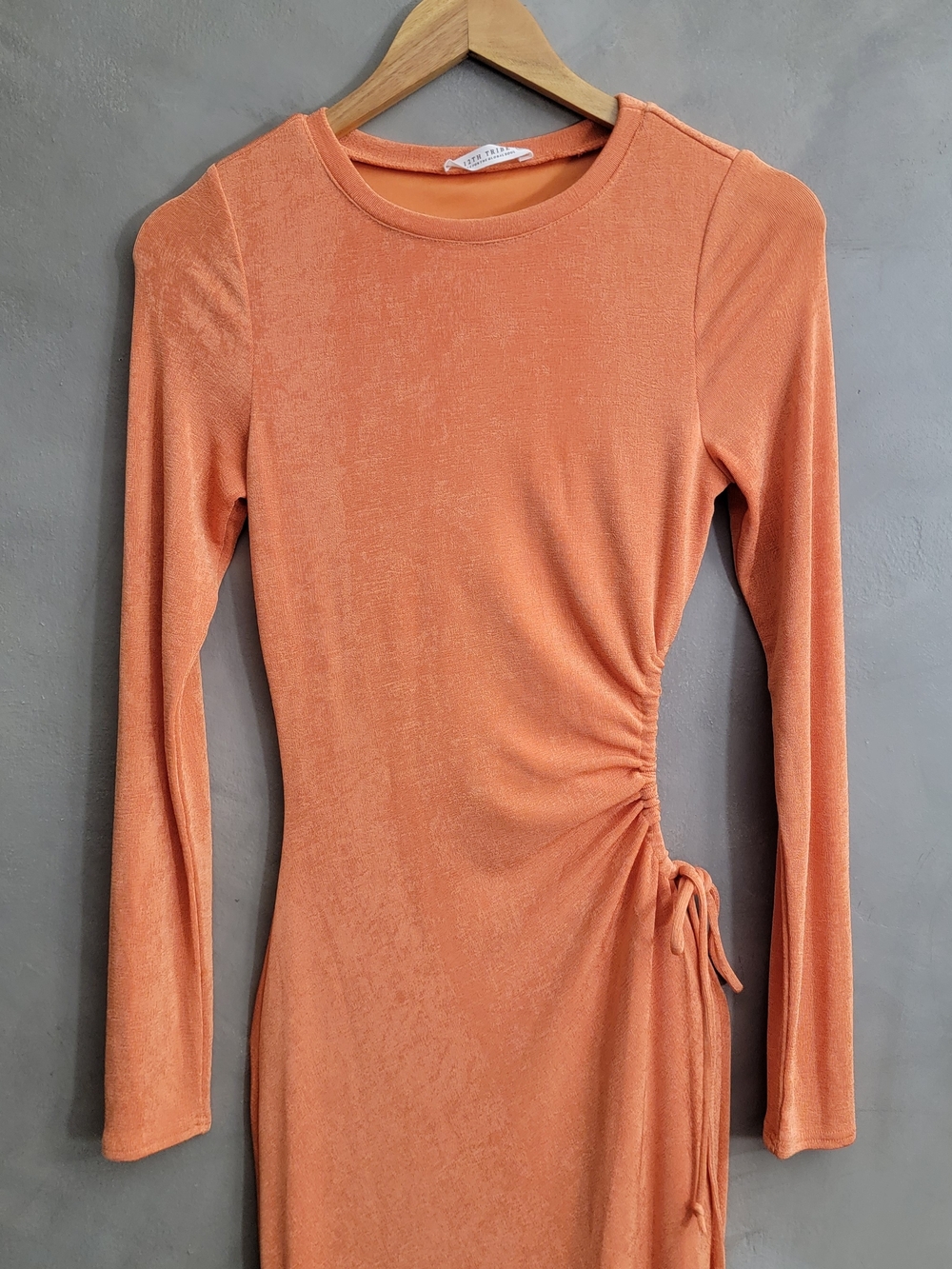 12th Tribe Long Sleeve Ruched Side Maxi Dress in Coral Orange Size M - Picture 4 of 8